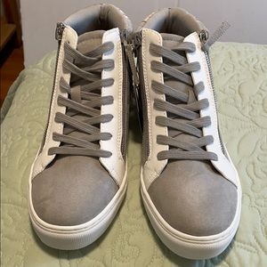 NWT Universal Thread High Top Shoes 8.5